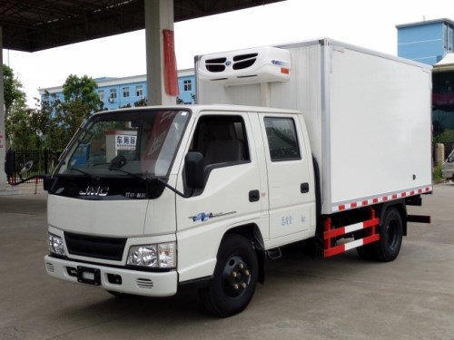 厢长3.2米江铃双排冷藏车