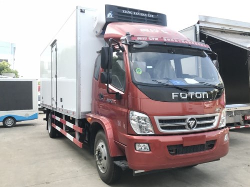 厢长6.1米福田奥铃一排半冷藏车