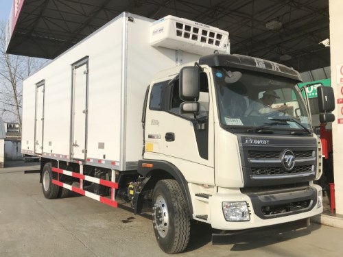 厢长7.6米福田瑞沃冷藏车