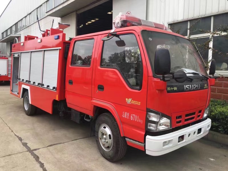 庆铃五十铃2吨水罐消防车