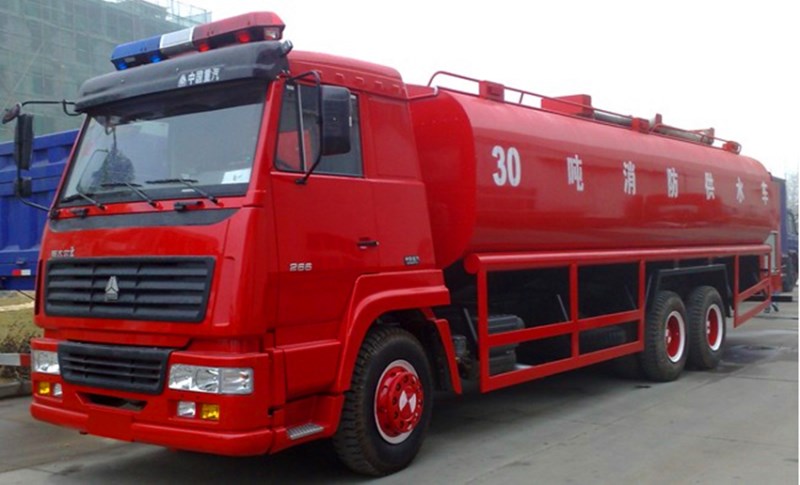 程力威30吨水罐消防车