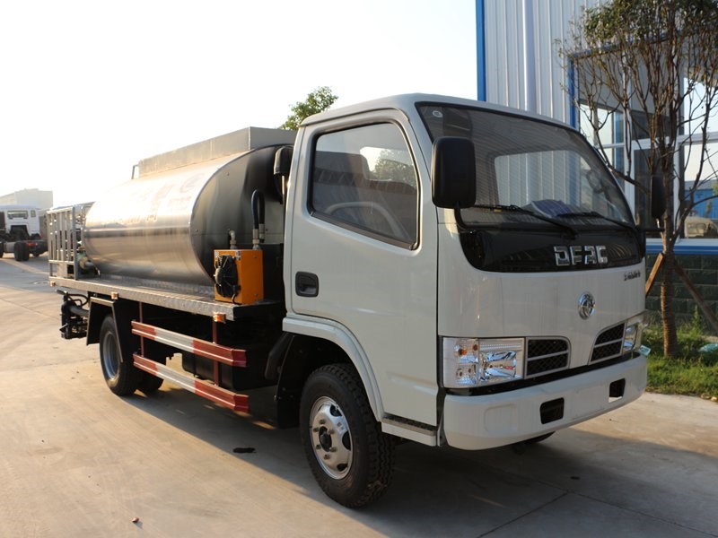 4方东风高效沥青洒布车