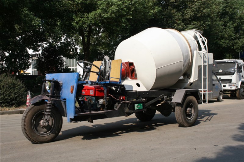 农用三轮1.5立方搅拌车