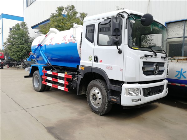 东风D9驾驶室10方吸污车